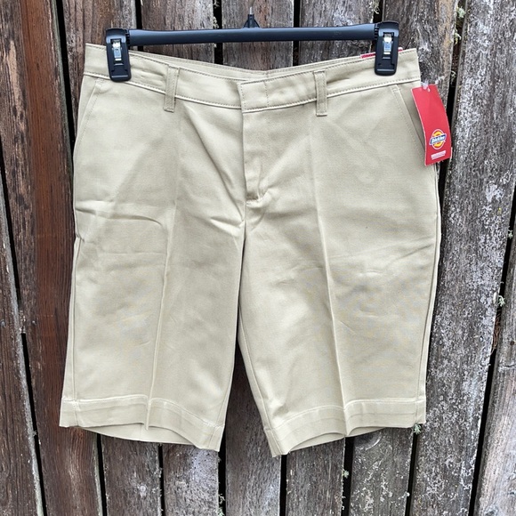 Dickies Bermuda Shorts 11 Khaki Uniform Classic Stretch Easy Care Tan Nwt New - Picture 1 of 7
